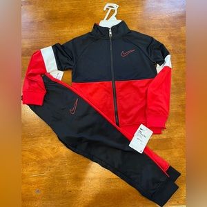 SOLD*********BRAND NEW with the tags!!! Nike 2- piece set
